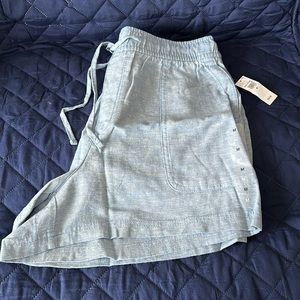 GAP elastic waist shorts with pockets - NWT Sz. M